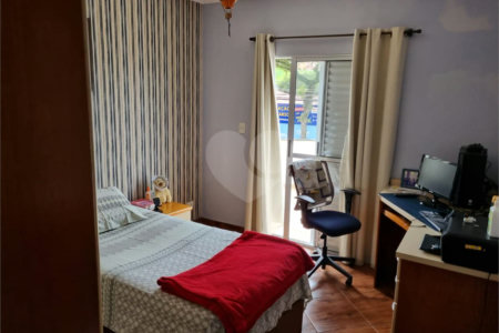 Casa Térrea à venda com 2 suítes em Santa Terezinha, São Bernardo do Campo, SP