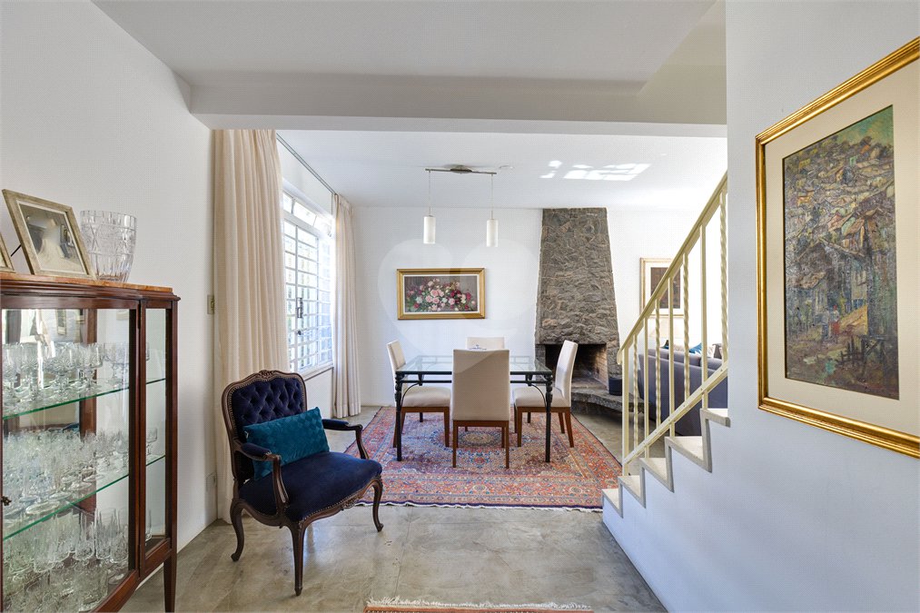 Casa de Vila à venda com 4 quartos, sendo 1 suíte, em Alto da Boa Vista, São Paulo, SP