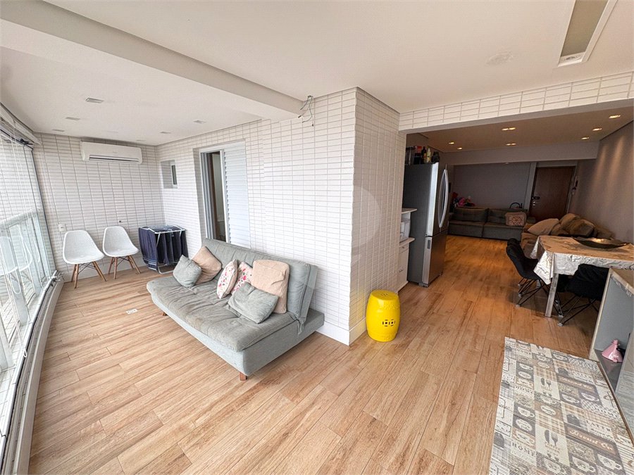 Apartamento à venda com 2 quartos, sendo 1 suíte,  em Boqueirão, Praia Grande, SP