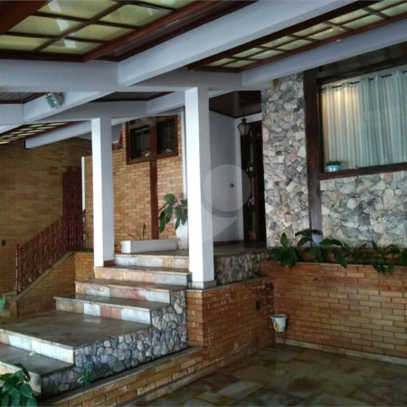 Casa à venda com 6 quartos, sendo 2 suítes,  em Jardim Leocádia, Sorocaba, SP