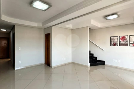 Casa à venda com 3 suítes em Água Fria, São Paulo, SP