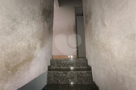 Casa à venda ou para alugar com 5 quartos, sendo 1 suíte,  em Parque Independência, São Paulo, SP