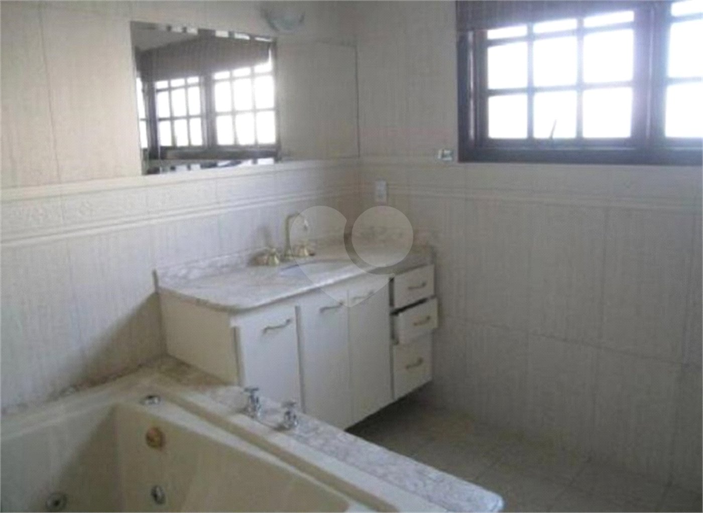 Casa à venda com 4 suítes em Alpes dos Araçás (jordanésia), Cajamar, SP