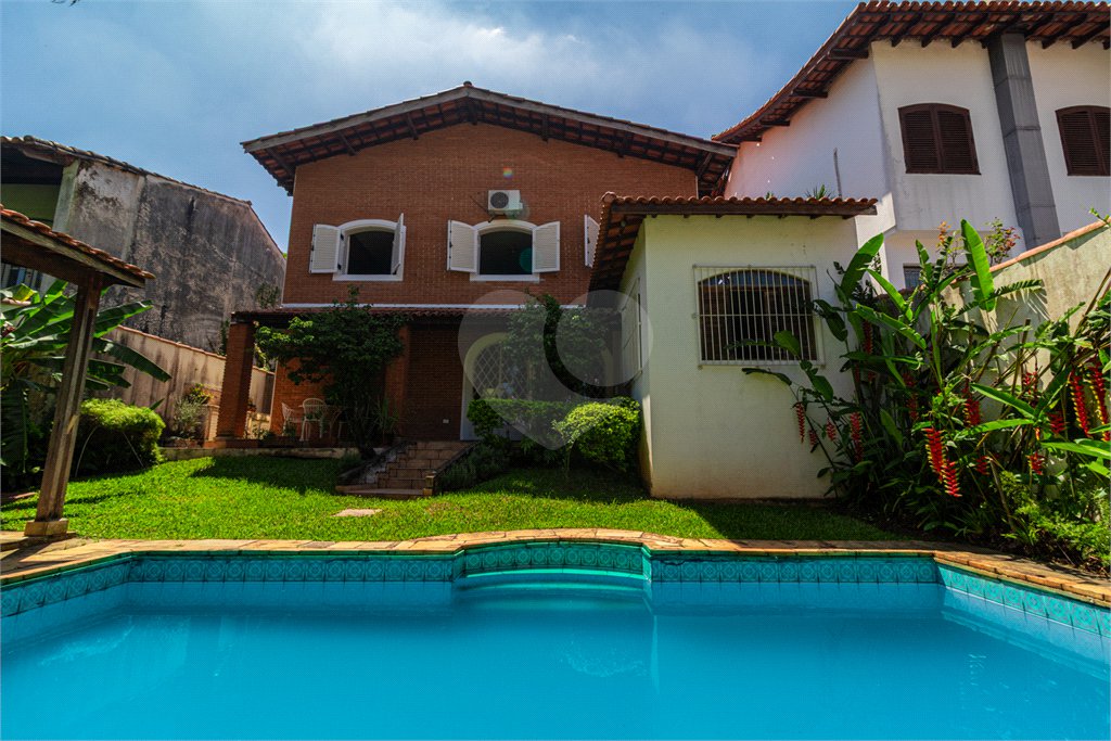 Casa de Vila à venda com 4 quartos, sendo 2 suítes, em Alto da Boa Vista, São Paulo, SP