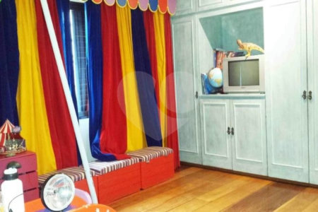 Sobrado à venda com 4 quartos, sendo 2 suítes, em Alto da Boa Vista, São Paulo, SP