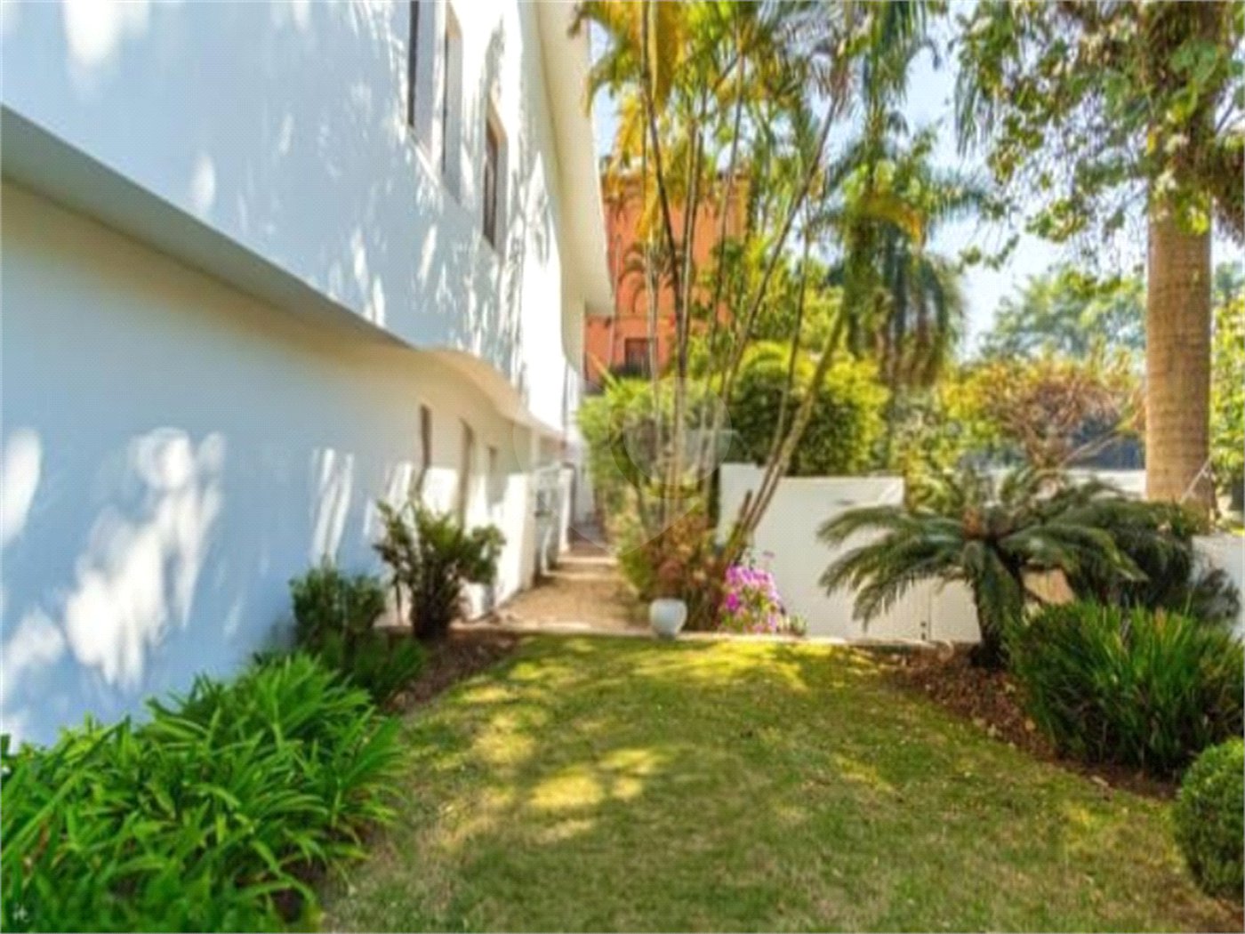 Casa à venda com 4 quartos, sendo 2 suítes, em Vila Morumbi, São Paulo, SP