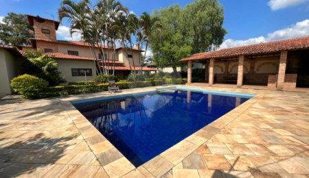 Casa à venda ou para alugar com 4 quartos, sendo 3 suítes,  no condomínio Monte Belo, Salto - SP