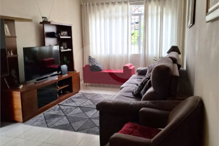 Sobrado à venda com 4 quartos, sendo 2 suítes, em Jardim Ester, São Paulo, SP