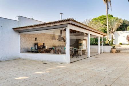 Casa Térrea à venda com 4 quartos, sendo 2 suítes, em Interlagos, São Paulo, SP