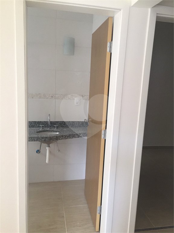Casa à venda com 3 quartos, sendo 1 suíte,  no condomínio Marf Iii- Fase III, Bom Jesus dos Perdões - SP