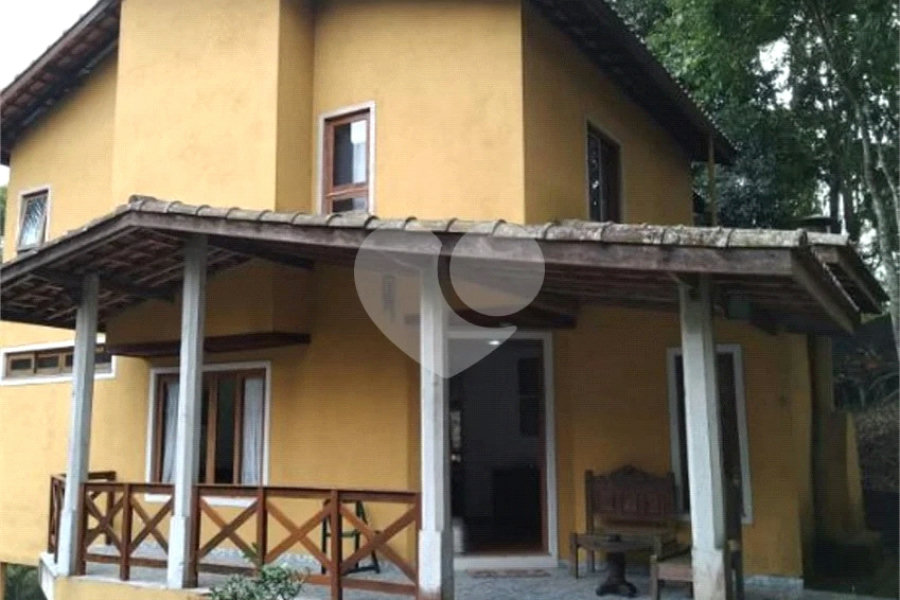 Casa à venda com 4 quartos, sendo 2 suítes,  no condomínio Parque Imperial da Cantareira, Mairiporã - SP