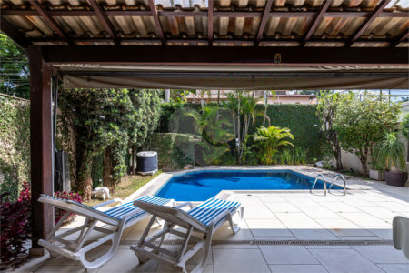 Casa à venda com 4 quartos, sendo 2 suítes,  no condomínio Los Alámos, São Paulo - SP
