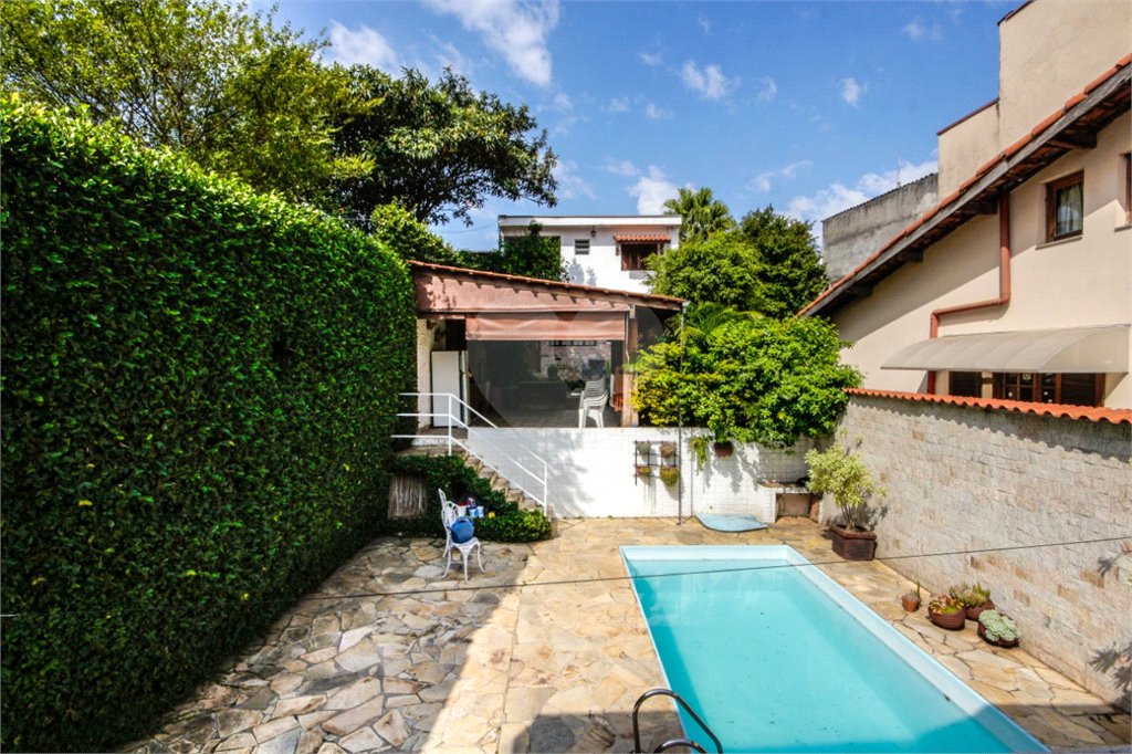 Casa à venda com 6 quartos, sendo 4 suítes, em Vila Anglo Brasileira, São Paulo, SP
