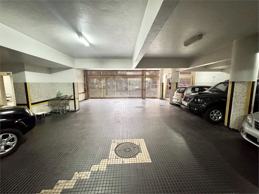 Apartamento à venda com 4 quartos, sendo 1 suíte, em Lagoa, Rio de Janeiro, RJ