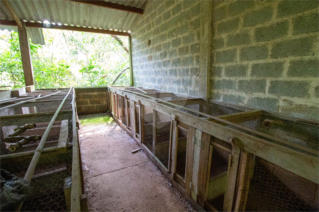 Sítio à venda com 3 quartos, sendo 1 suíte, no Centro (são João Novo), São Roque, SP