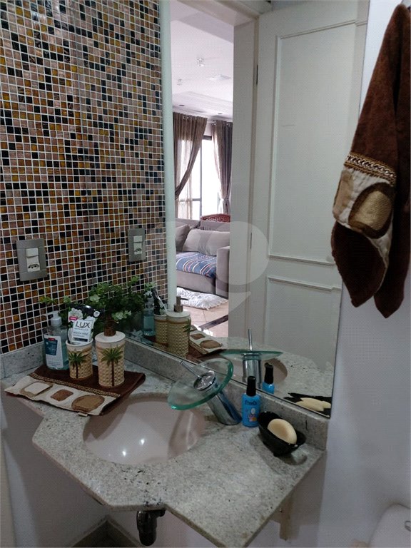 Apartamento à venda com 3 suítes em Vila Regente Feijó, São Paulo, SP
