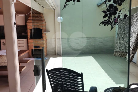 Casa à venda com 3 quartos, sendo 2 suítes,  no condomínio Parque das Figueiras, Mogi das Cruzes - SP