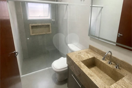 Casa à venda com 3 quartos, sendo 1 suíte, no condomínio Horto Florestal II, Sorocaba - SP