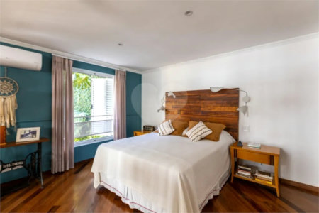 Sobrado à venda com 3 quartos, sendo 2 suítes,  em Jardim Leonor, São Paulo, SP