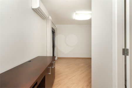 Apartamento à venda com 2 suítes em Campo Belo, São Paulo, SP