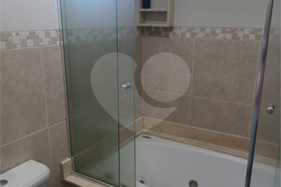 Casa à venda ou para alugar com 3 quartos, sendo 1 suíte, no condomínio Parque Suiça, Caieiras - SP