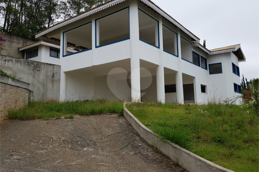 Casa à venda com 4 suítes no condomínio Suíça da Cantareira, Mairiporã - SP