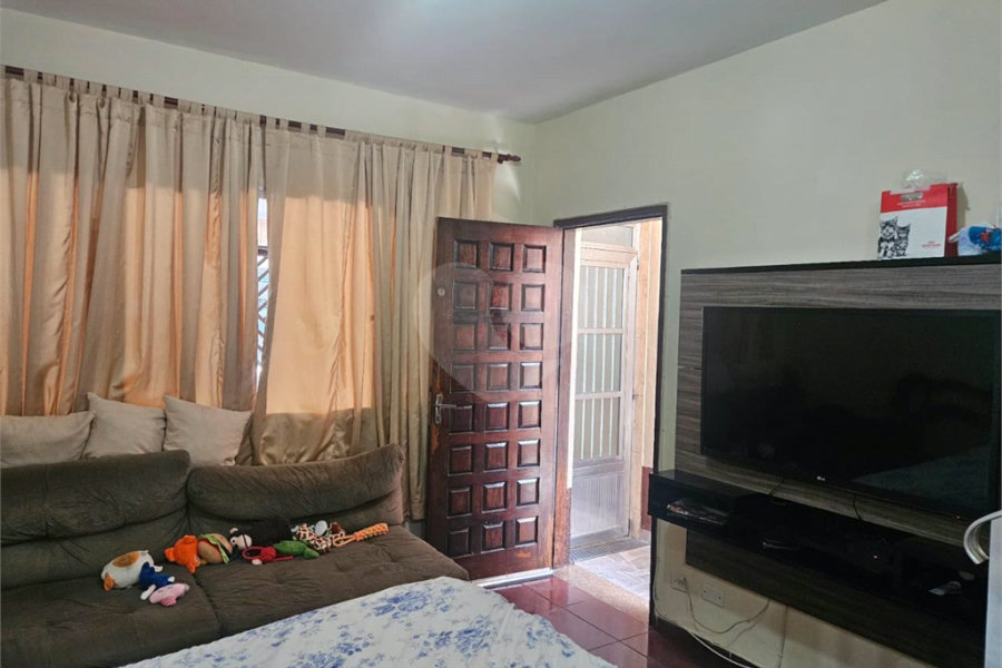 Sobrado à venda com 3 quartos em Vila Sabrina, São Paulo, SP