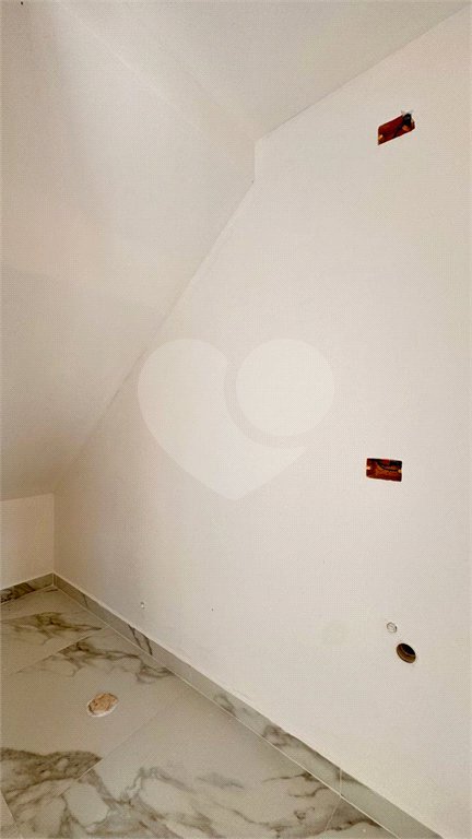 Casa à venda com 3 quartos, sendo 1 suíte, no condomínio Miguel Comitre, Poá - SP