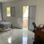 Excelente Sobrado à venda no Planalto - 5 Quartos/4 Suítes/2 Vagas na garagem