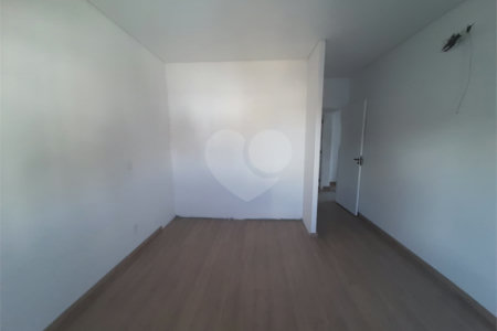 Sobrado à venda com 4 quartos, sendo 3 suítes, em Vila Paulicéia, São Paulo, SP