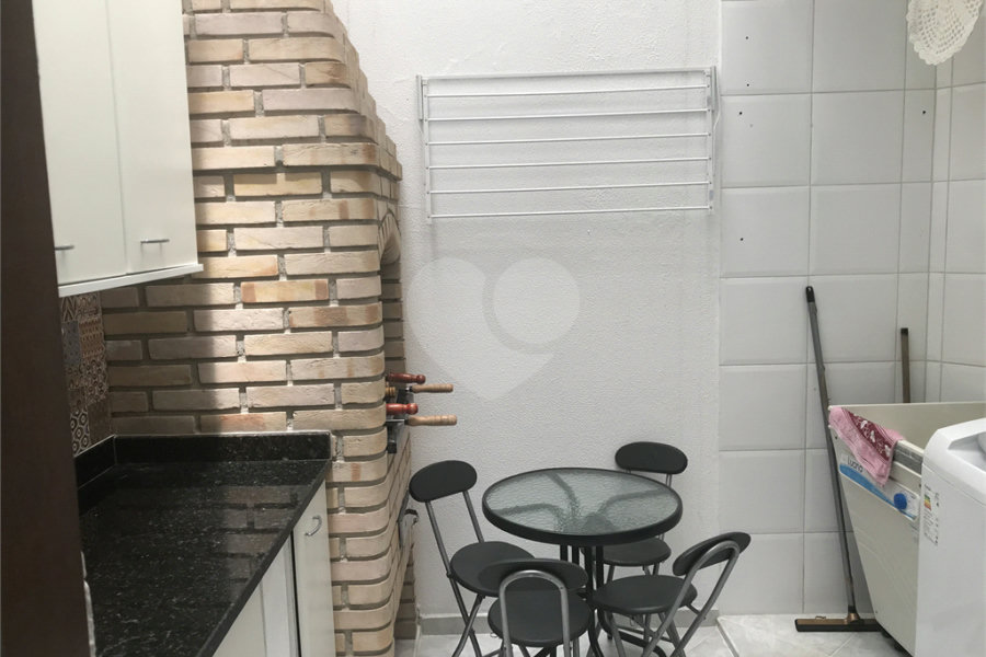 Casa à venda com 3 quartos, sendo 1 suíte, no condomínio Horto Residence, São Paulo - SP