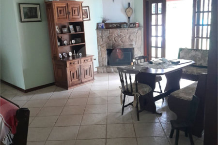 Chácara à venda com 4 quartos, sendo 1 suíte,  em Vila Dom Pedro, Atibaia, SP