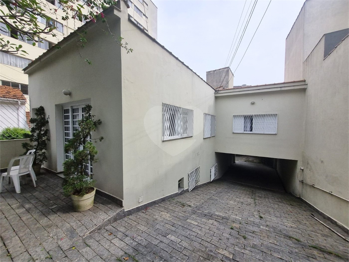 Casa à venda com 4 quartos, sendo 1 suíte,  em Vila Clementino, São Paulo, SP