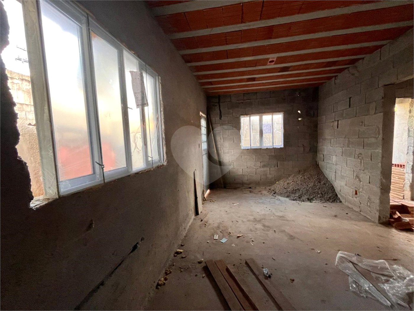 Casa à venda com 3 quartos, sendo 2 suítes, em Vila Suissa, Mogi das Cruzes, SP