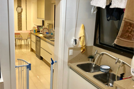 Apartamento à venda com 3 suítes em Tatuapé, São Paulo, SP
