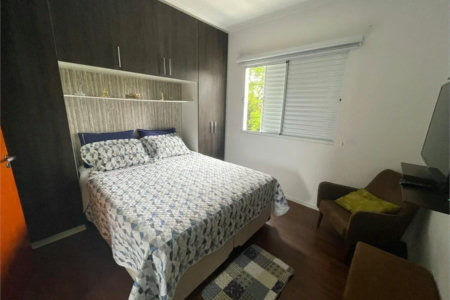 Casa à venda com 2 suítes no condomínio Cotia, Cotia - SP