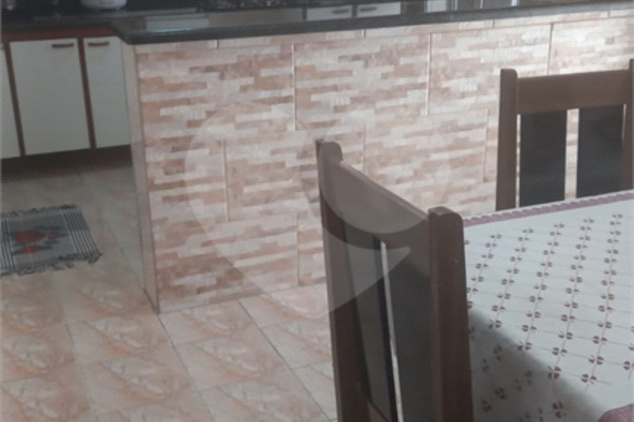 Casa à venda com 5 quartos, sendo 2 suítes, em Jardim Santa Clara, Guarulhos, SP