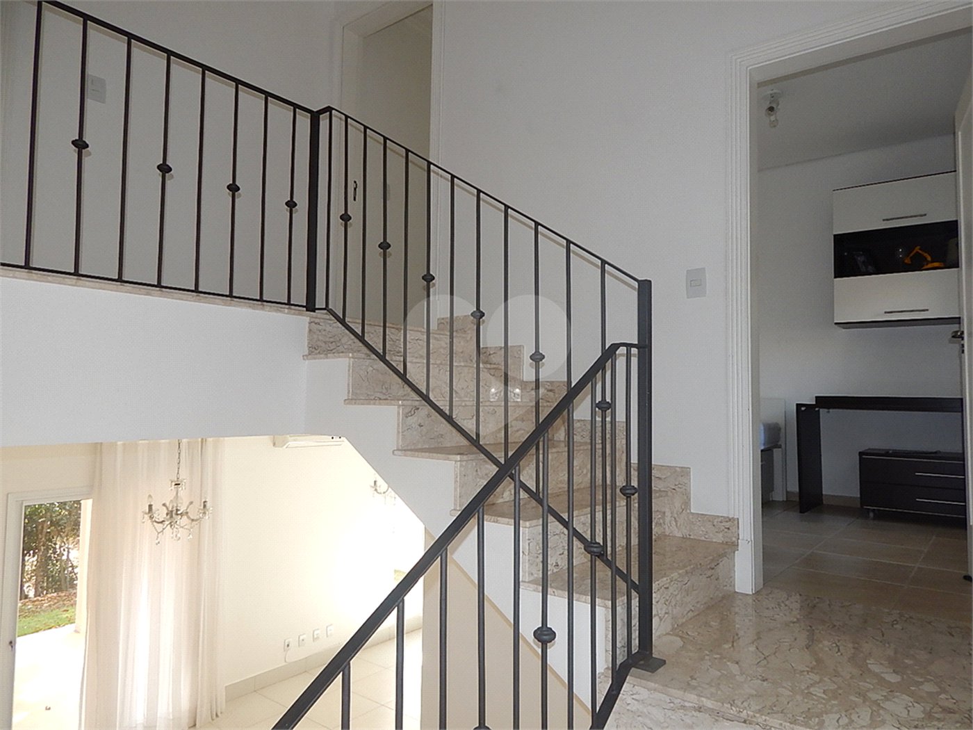Casa à venda com 3 suítes no condomínio Recanto dos Paturis, Vinhedo - SP