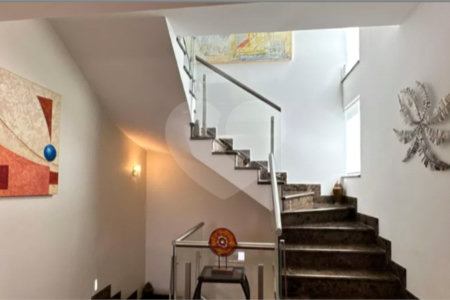 Casa à venda com 4 quartos, sendo 3 suítes,  no condomínio Vila das Flores, São Paulo - SP