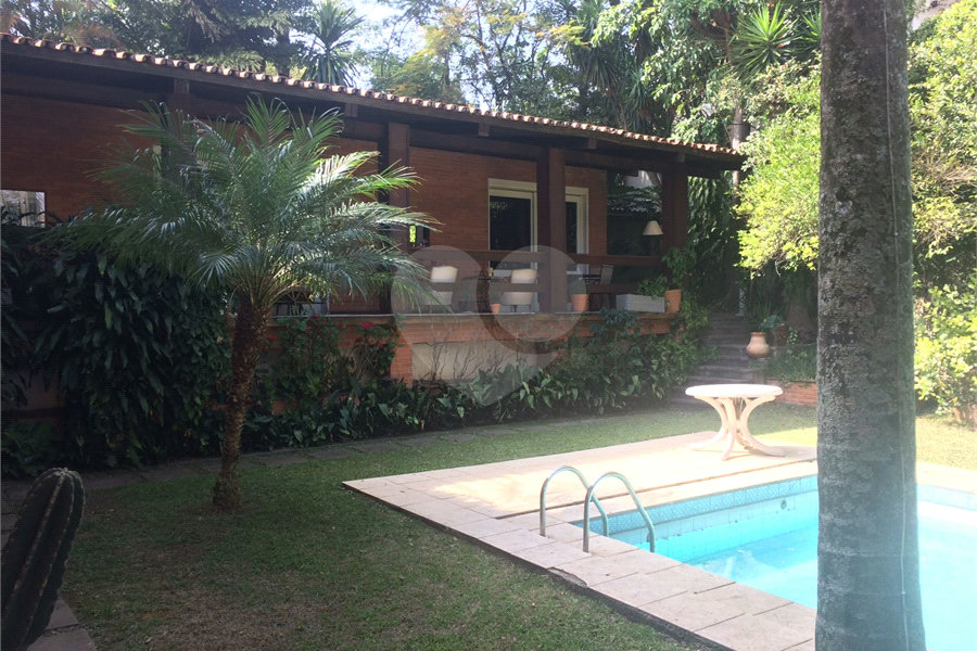 Casa à venda ou para alugar com 4 quartos, sendo 2 suítes, em Jardim Guedala, São Paulo, SP