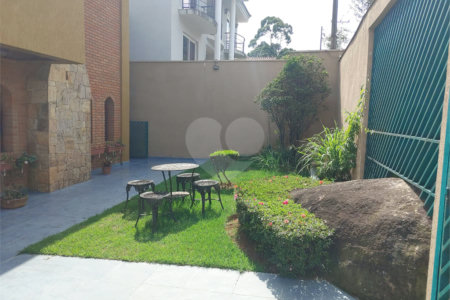 Casa à venda com 4 quartos, sendo 2 suítes, em Parque dos Príncipes, São Paulo, SP