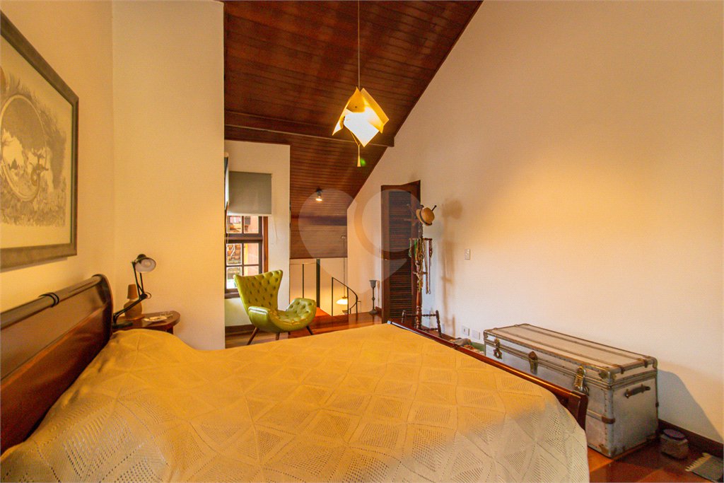 Casa à venda com 3 quartos, sendo 1 suíte,  no condomínio Jardim Hipico, São Paulo - SP