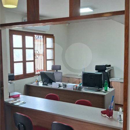 Sobrado à venda com 4 quartos, sendo 2 suítes, em Jardim Quisisana, Poços de Caldas, MG