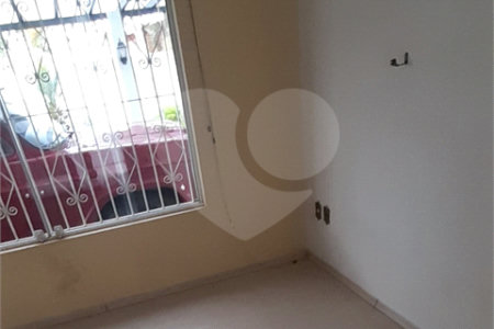 Casa à venda com 5 quartos, sendo 1 suíte, no Centro, Bom Jesus dos Perdões, SP