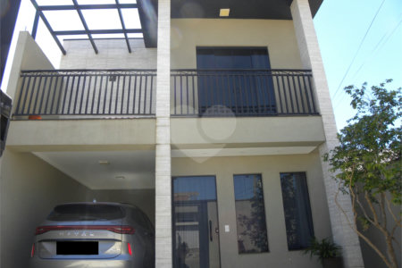 Sobrado à venda com 3 quartos, sendo 1 suíte, em João Aranha, Paulínia, SP