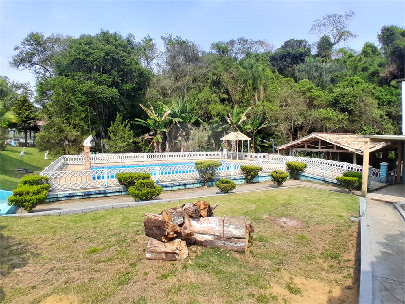 Chácara à venda ou para alugar com 20 quartos, sendo 10 suítes,  em Serra da Cantareira, Mairiporã, SP