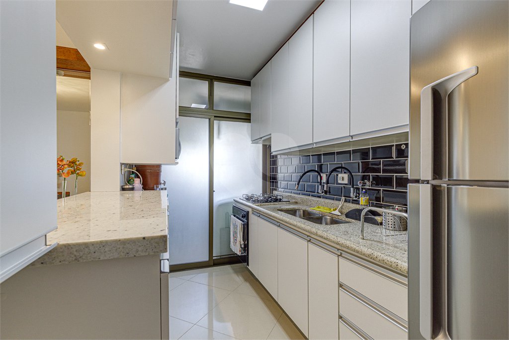 Apartamento à venda com 3 quartos, sendo 1 suíte, em Alto da Boa Vista, São Paulo, SP
