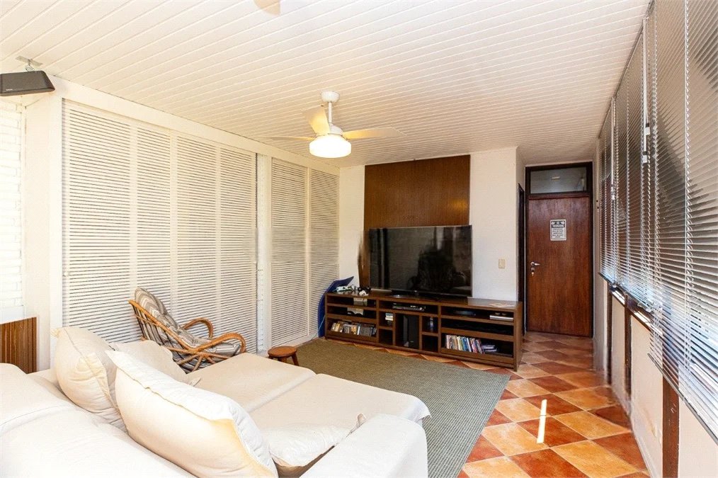 Sobrado à venda com 4 quartos, sendo 2 suítes, em Vila Madalena, São Paulo, SP