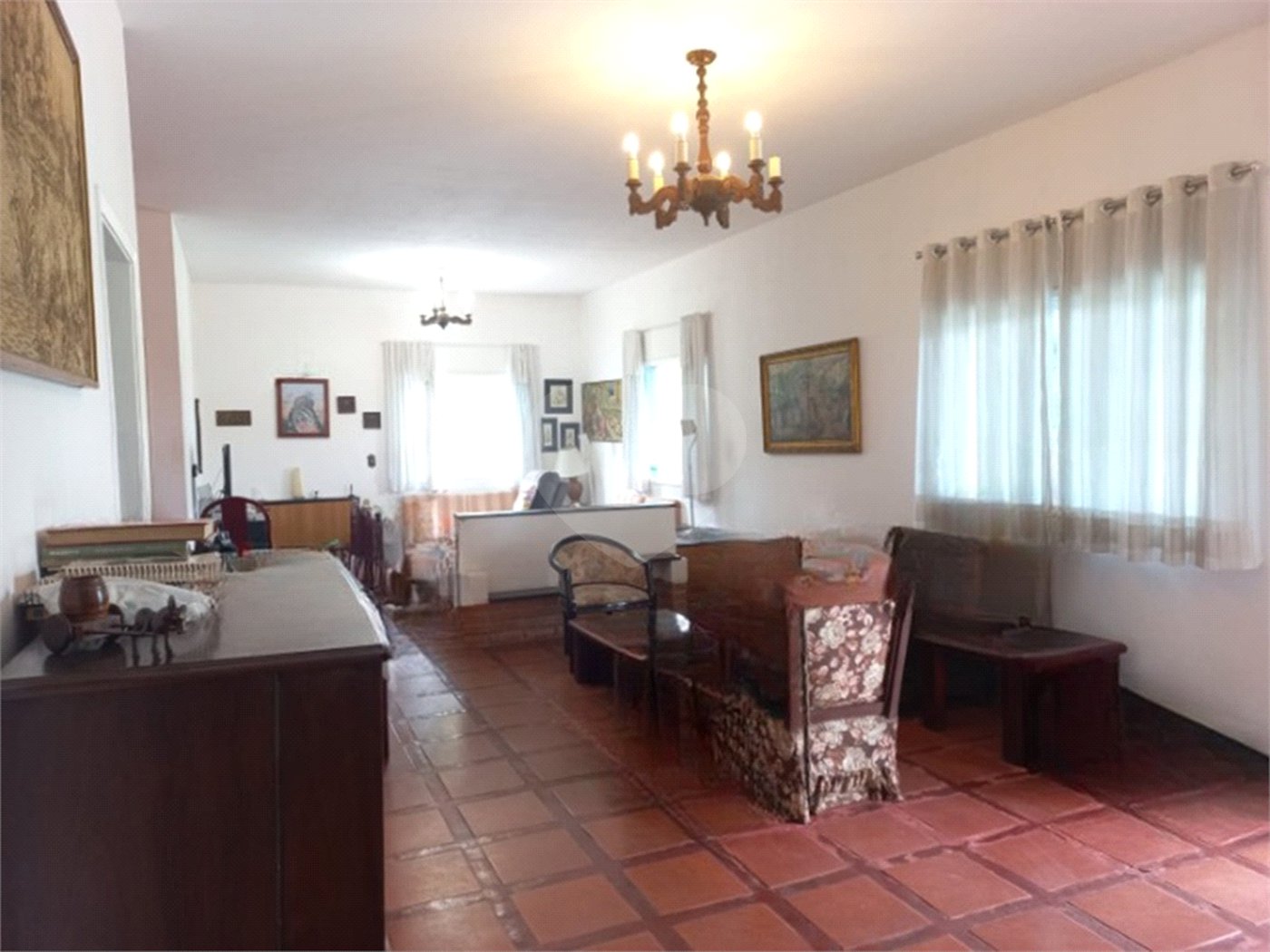 Casa à venda com 4 quartos, sendo 2 suítes, no condomínio Residencial Ypeville, Mairiporã - SP