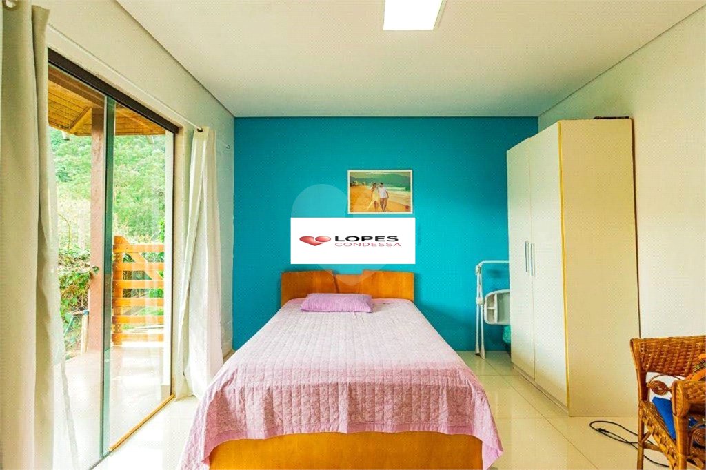 Casa à venda com 5 quartos, sendo 1 suíte, no condomínio Canada Village, Mairiporã - SP